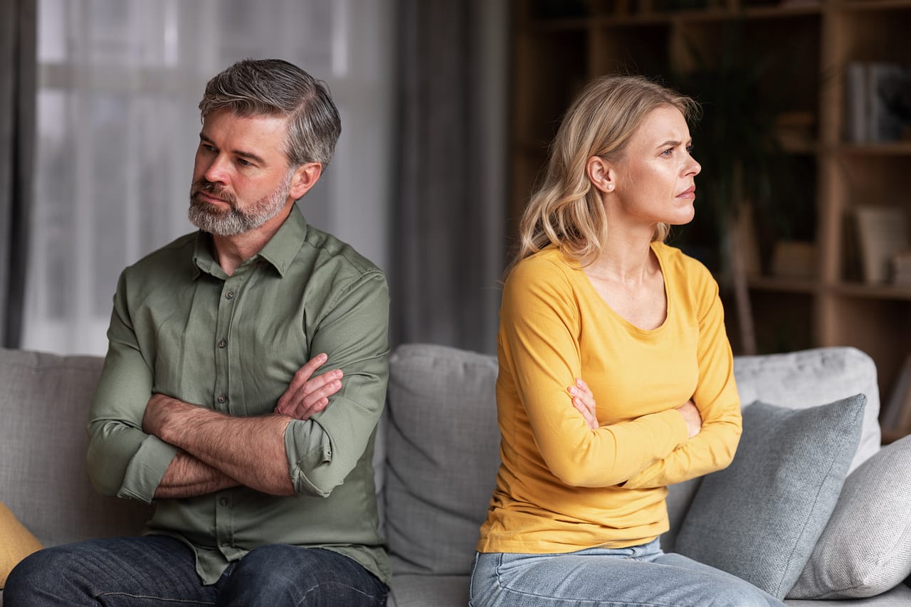 “Mein Partner kritisiert mich ständig” - Wirksame Tipps zum Umgang mit Kritik in der Beziehung 3 AdobeStock 519437698