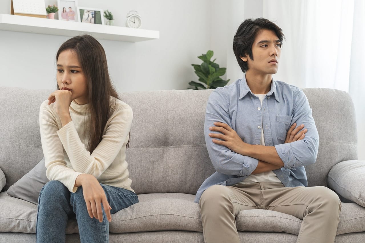 paar hinterfragt nach einem heftigen streit die beziehung lebensidealisten neumuenster